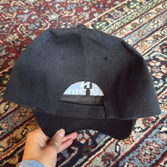 New York Yankees World Series 2009 Champions Black Velcro Adjustable Hat - Picture 3 of 6